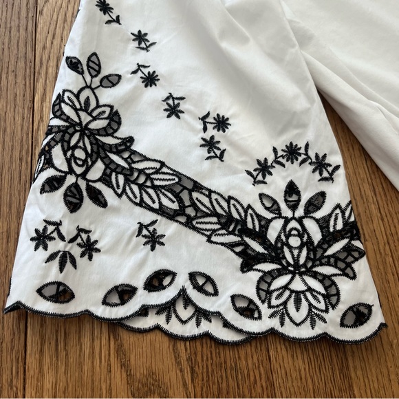Chico’s Mixed Media Top Embroidered Eyelet Sleeve Alabaster Size Chico’s 1=Us M - Picture 8 of 8